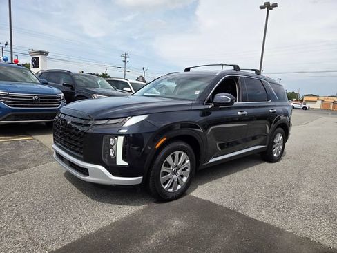 Used 2023 Hyundai Palisade SEL w/ Cargo Package FWD image 3