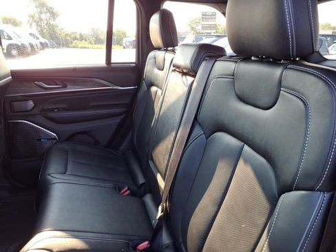 Certified 2023 Jeep Grand Cherokee Overland w/ Advanced Protech Group III AWD/4WD image 15