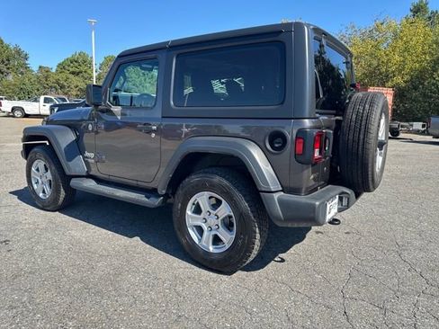 Used 2019 Jeep Wrangler Sport S image 3
