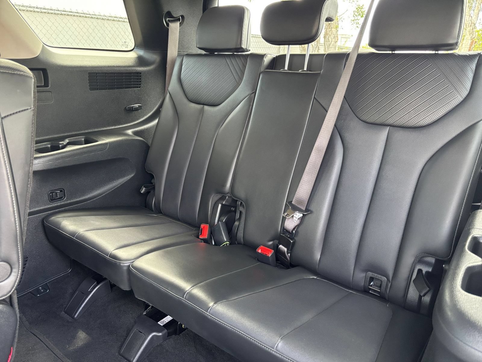 Used 2025 Hyundai Palisade SEL FWD image 31