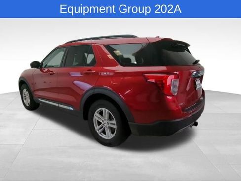 Used 2020 Ford Explorer XLT w/ Equipment Group 202A image 4