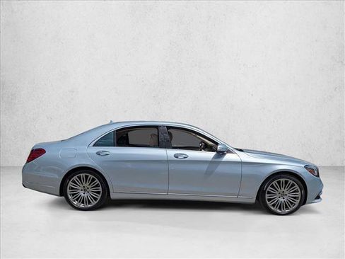 Used 2018 Mercedes-Benz S 560 Sedan image 4