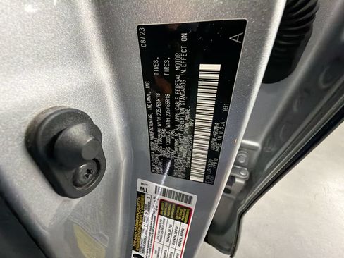 Used 2023 Toyota Highlander XLE FWD image 32