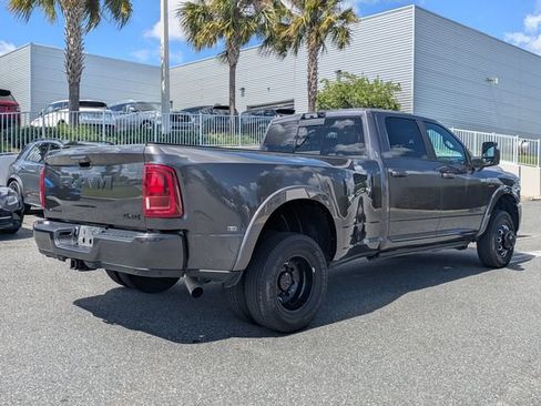 Used 2025 RAM 3500 Limited AWD/4WD image 6