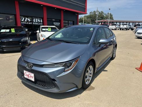 Used 2020 Toyota Corolla LE FWD image 1