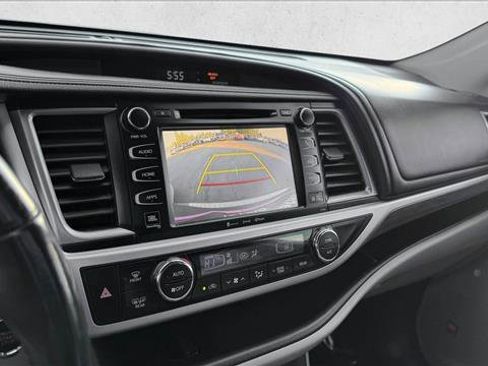 Used 2019 Toyota Highlander Limited image 15