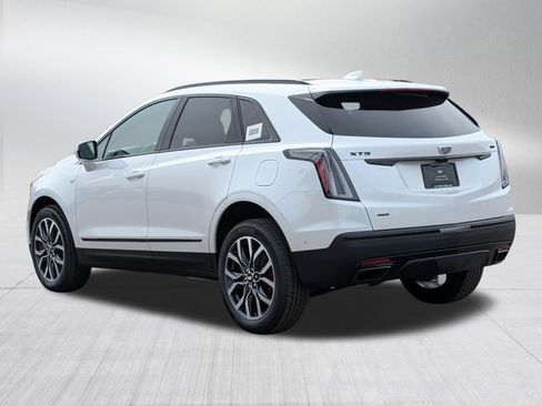 Used 2026 Cadillac XT5 Sportv w/ LPO, Onyx Lite Package AWD/4WD image 4