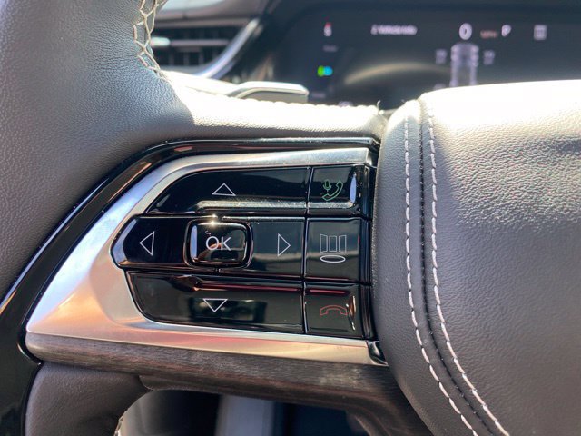Used 2023 Jeep Grand Cherokee Overland w/ Advanced Protech Group III AWD/4WD image 18