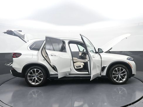 Used 2024 BMW X5 xDrive40i w/ Premium Package AWD/4WD image 45