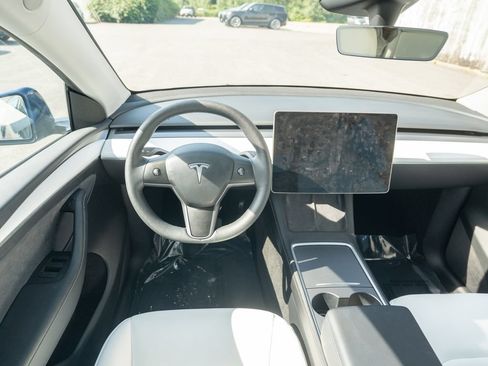 Used 2023 Tesla Model Y Long Range AWD/4WD image 12