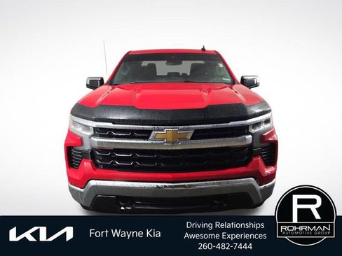 Used 2024 Chevrolet Silverado 1500 LT AWD/4WD image 3