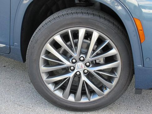 New 2026 Buick Enclave Avenir image 7