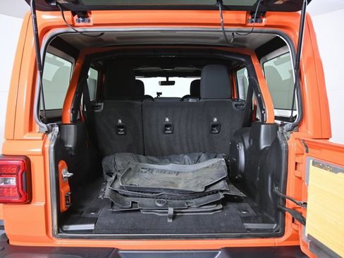 Used 2018 Jeep Wrangler Unlimited Rubicon w/ Dual Top Group image 17