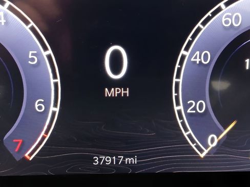 Used 2024 Jeep Grand Cherokee Limited w/ Luxury Tech Group II image 13