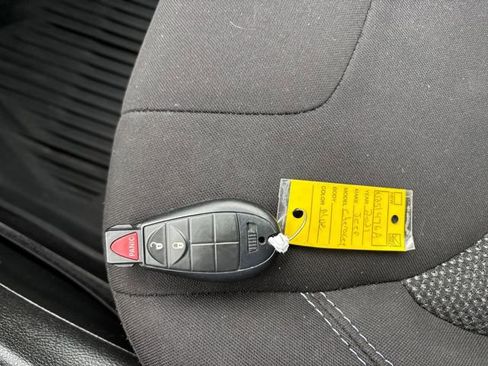 Used 2021 Jeep Cherokee Latitude w/ Mopar Interior Package image 29