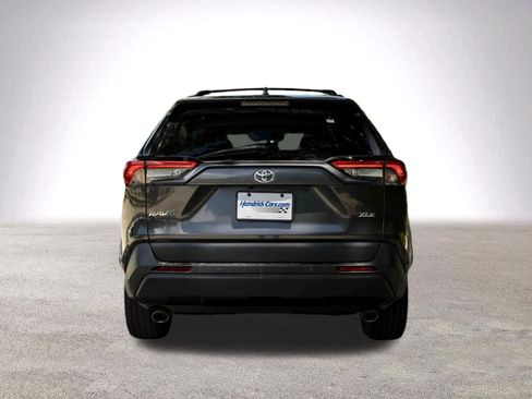 Used 2020 Toyota RAV4 XLE Premium FWD image 8