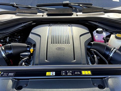 New 2025 Land Rover Range Rover SE image 11