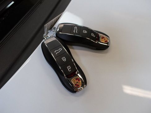 New 2026 Porsche Macan S image 33