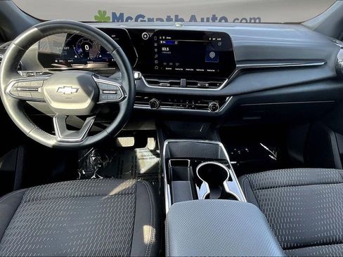 Used 2025 Chevrolet Equinox LT AWD/4WD image 8