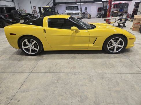 Used 2009 Chevrolet Corvette Coupe w/ Roof Package RWD image 2