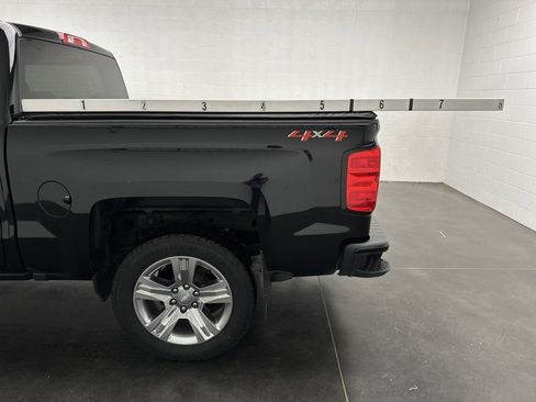 Used 2018 Chevrolet Silverado 1500 Custom w/ Custom Value Package AWD/4WD image 6