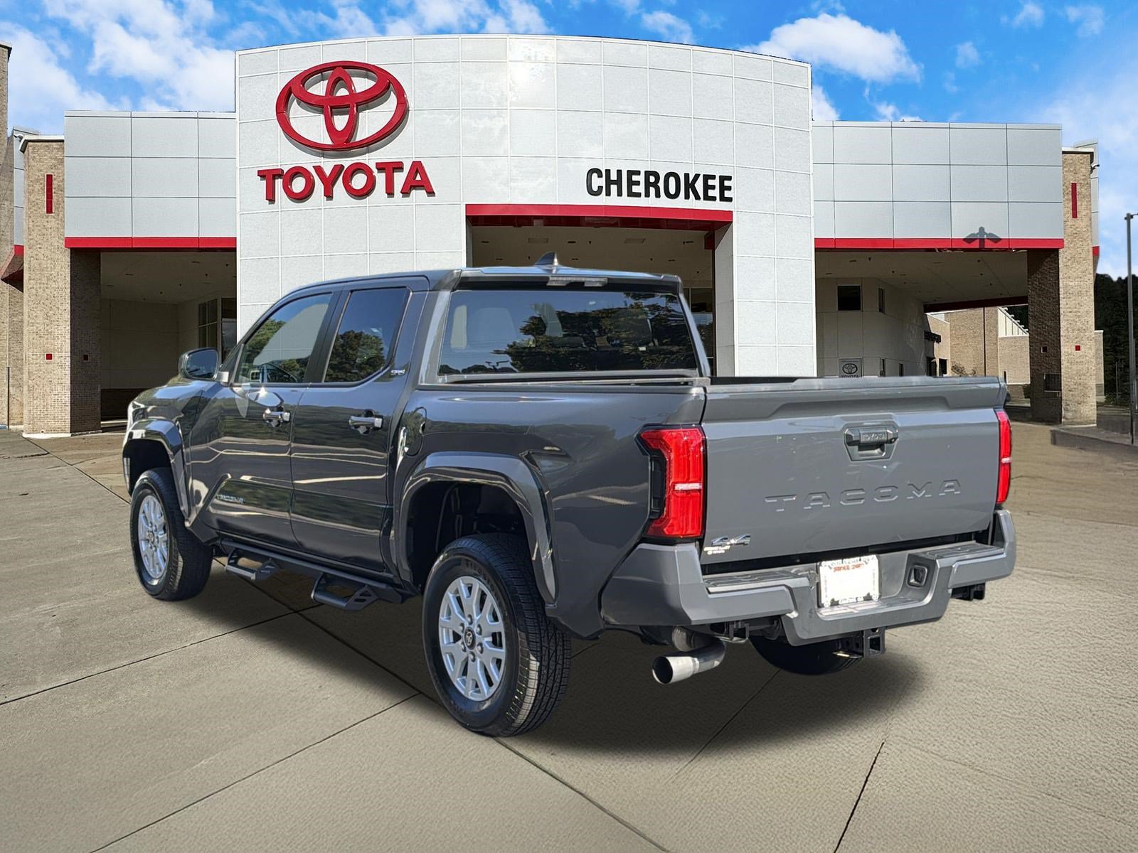 Used 2024 Toyota Tacoma SR5 AWD/4WD image 7