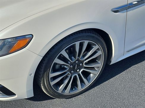 Used 2018 Lincoln Continental Reserve image 15