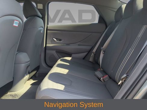 Used 2024 Hyundai Elantra Blue FWD image 4