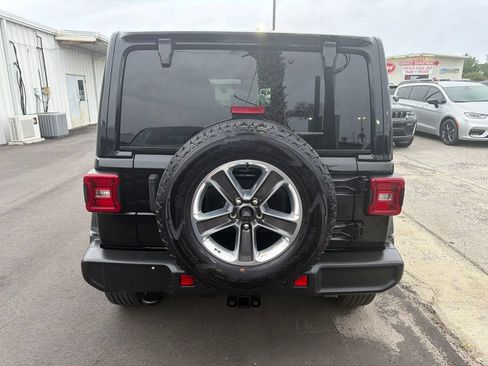 Used 2022 Jeep Wrangler Unlimited Sahara w/ LED Lighting Group AWD/4WD image 5