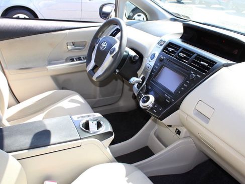 Used 2014 Toyota Prius V Three image 12