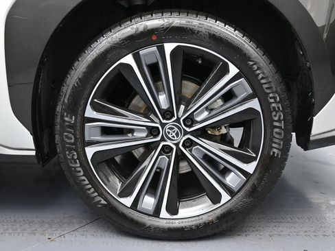 Used 2023 Toyota bZ4X Limited image 12