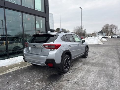 Used 2021 Subaru Crosstrek 2.0i Premium image 3