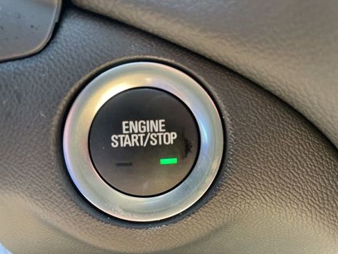 Used 2023 Chevrolet Equinox LT image 19