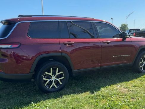 Used 2023 Jeep Grand Cherokee L Limited AWD/4WD image 7
