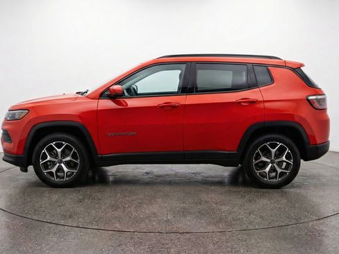 Used 2025 Jeep Compass Limited image 5