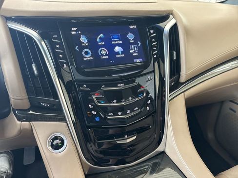 Certified 2019 Cadillac Escalade ESV Platinum AWD/4WD image 13