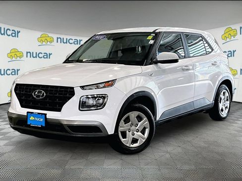 Used 2020 Hyundai Venue SE FWD image 3