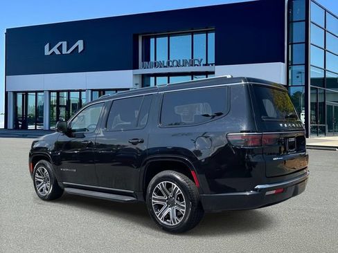 Used 2024 Jeep Wagoneer Series II AWD/4WD image 4