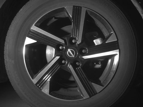 Used 2025 Nissan Sentra SV FWD image 16