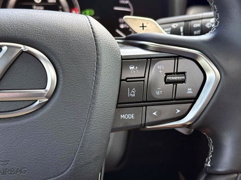 Used 2024 Lexus LX 600 4WD w/ Appearance Package image 31