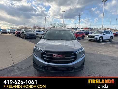 Used 2019 GMC Terrain SLT w/ Preferred Package image 2