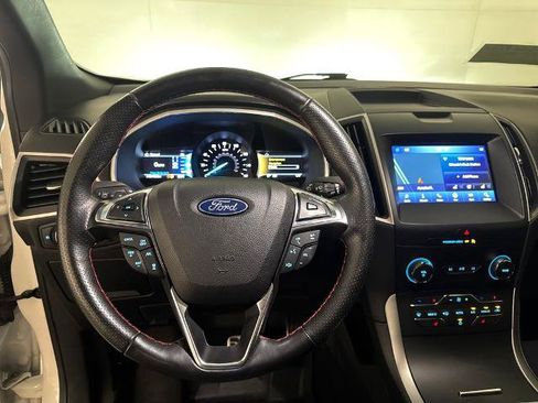 Certified 2020 Ford Edge ST-Line AWD/4WD image 5