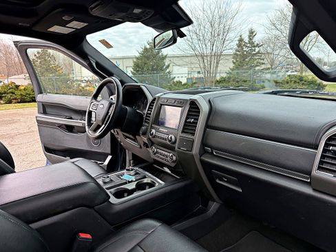 Used 2020 Ford Expedition XLT w/ Equipment Group 202A image 23