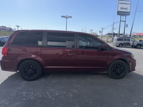 Used 2019 Dodge Grand Caravan SXT w/ Blacktop Package image 9
