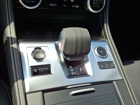 Used 2025 Jaguar F-PACE R-Dynamic S image 15