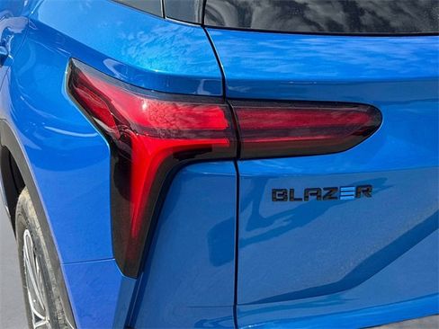 New 2026 Chevrolet Blazer EV LT w/ Super Cruise Package image 11