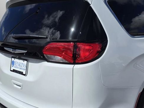 New 2026 Chrysler Voyager LX FWD image 14