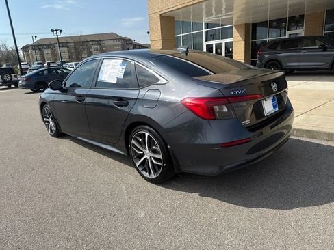 Used 2024 Honda Civic Touring image 2