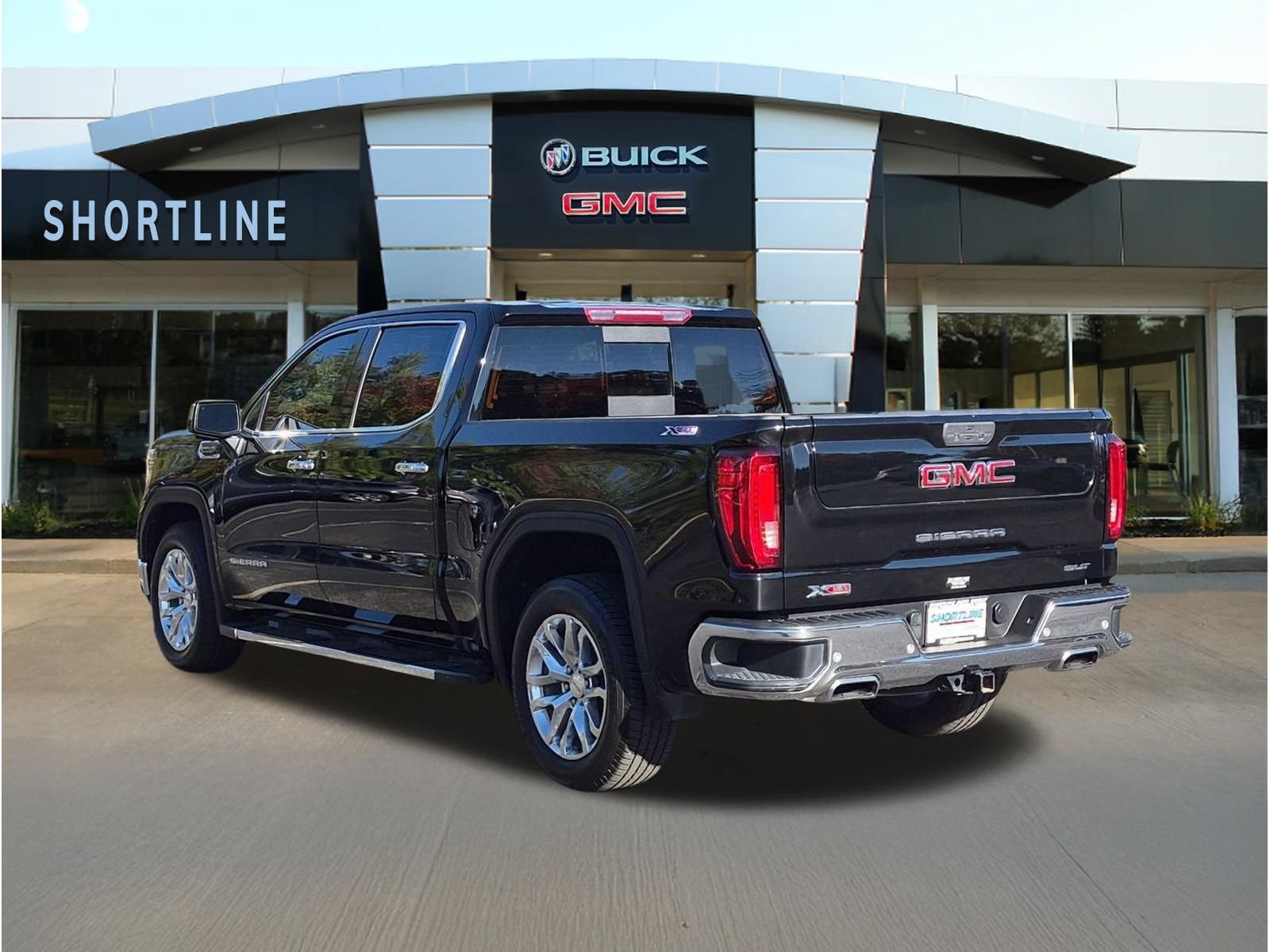 Used 2021 GMC Sierra 1500 SLT w/ SLT Premium Plus Package AWD/4WD image 5