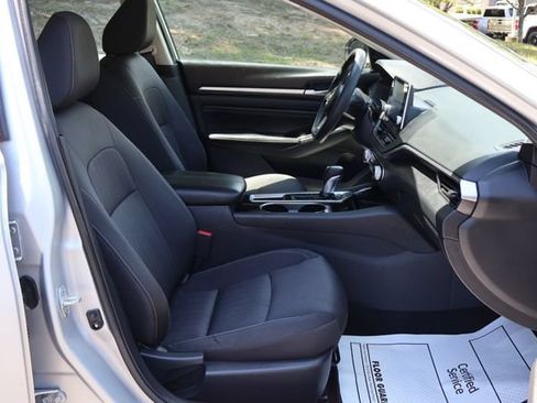 Used 2021 Nissan Altima 2.5 SV FWD image 22
